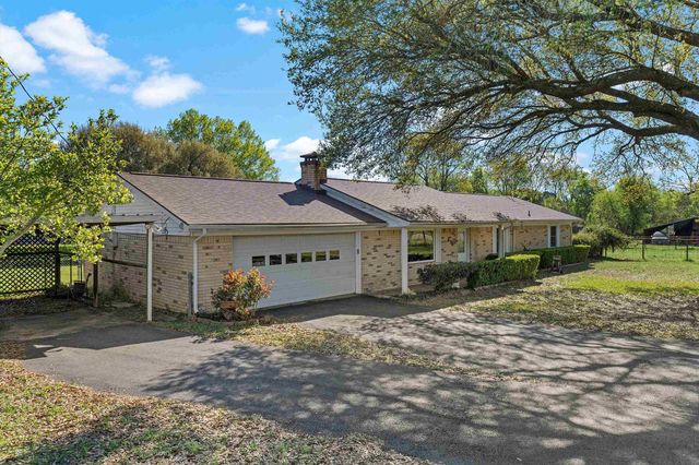 636 Garden Drive, Longview, TX 75633