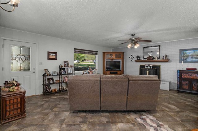 636 Garden Drive, Longview, TX 75633