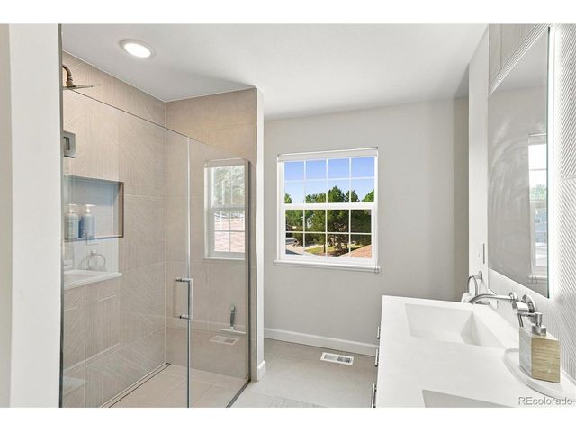 10919 E Maplewood Dr, Englewood, CO 80111