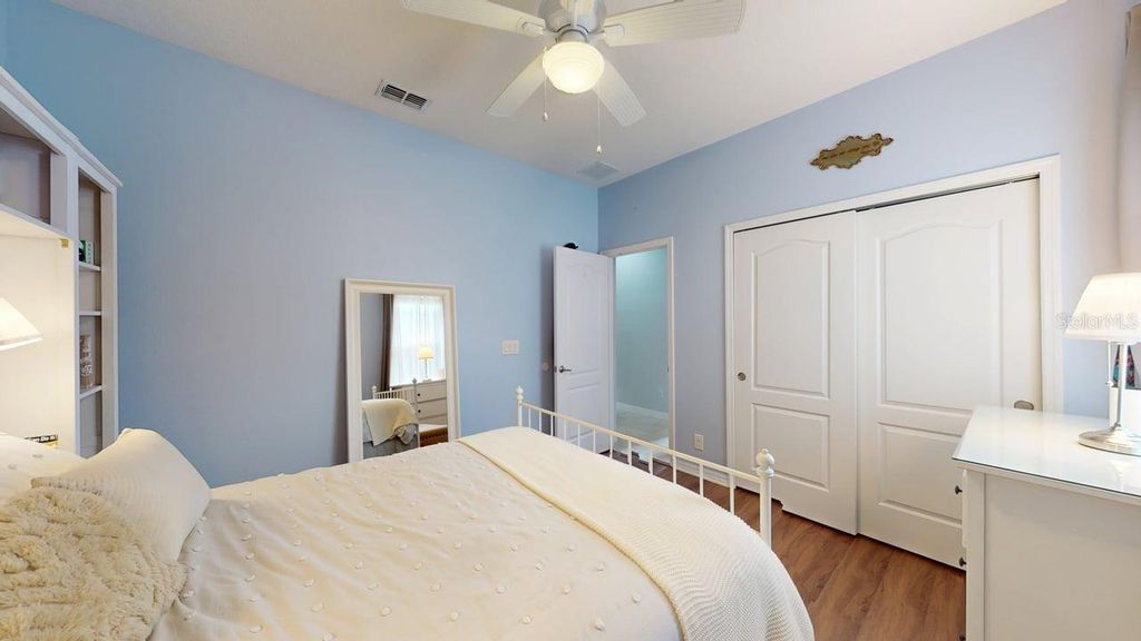 Image 20 of property listing at 2127 PLANTATION OAK DRIVE, Orlando, FL 32824