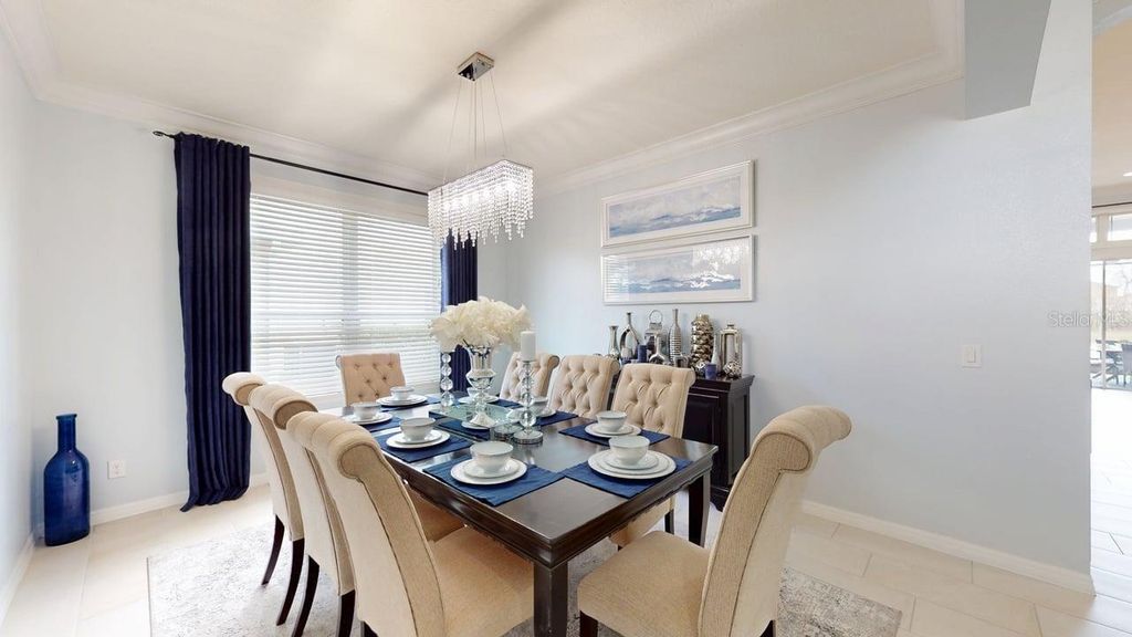 Image 4 of property listing at 2127 PLANTATION OAK DRIVE, Orlando, FL 32824