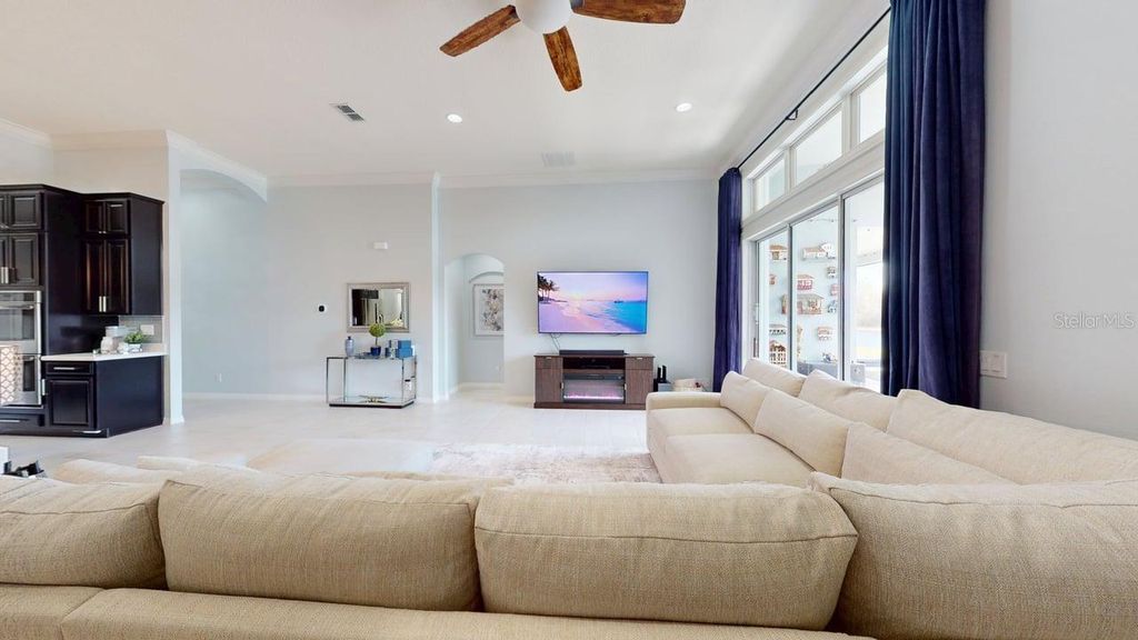 Image 43 of property listing at 2127 PLANTATION OAK DRIVE, Orlando, FL 32824