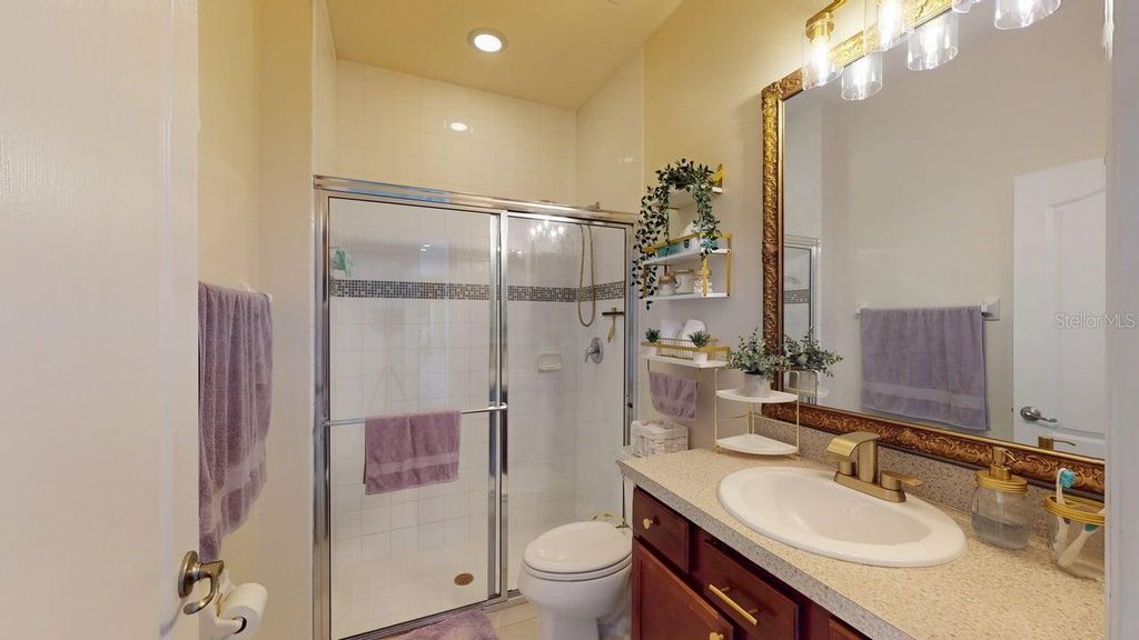 Image 8 of property listing at 2127 PLANTATION OAK DRIVE, Orlando, FL 32824