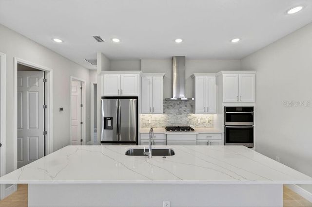 8592 HEMPSTEAD WAY, Mount Dora, FL 32757