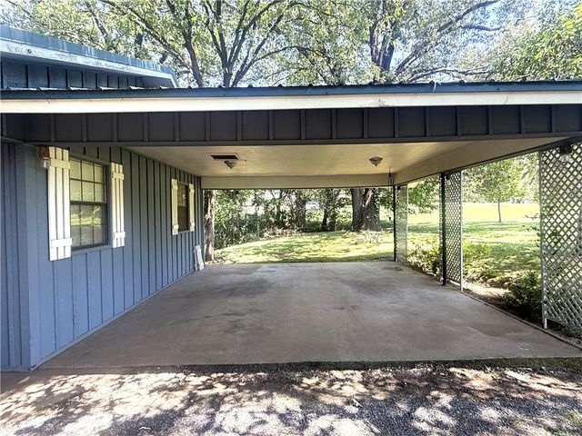 10117 Wolf Lane, Dardanelle, AR 72834
