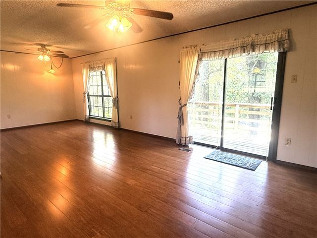 10117 Wolf Lane, Dardanelle, AR 72834