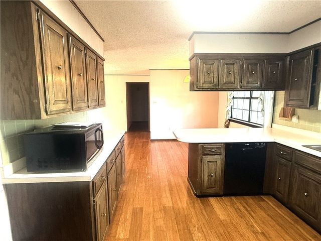 10117 Wolf Lane, Dardanelle, AR 72834
