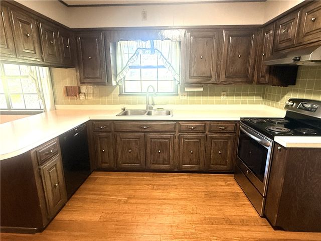 10117 Wolf Lane, Dardanelle, AR 72834