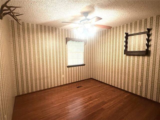 10117 Wolf Lane, Dardanelle, AR 72834