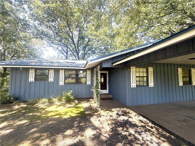 10117 Wolf Lane, Dardanelle, AR 72834