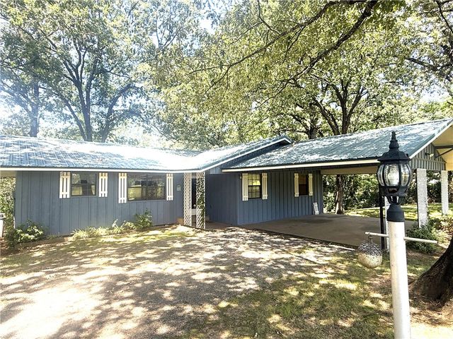 10117 Wolf Lane, Dardanelle, AR 72834