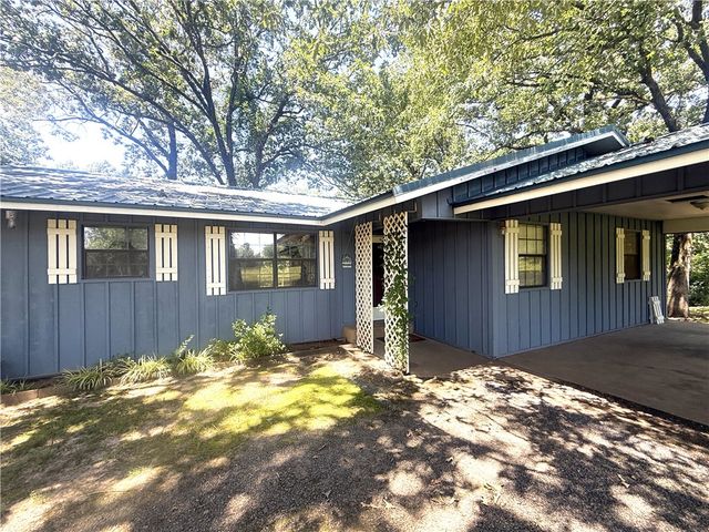10117 Wolf Lane, Dardanelle, AR 72834