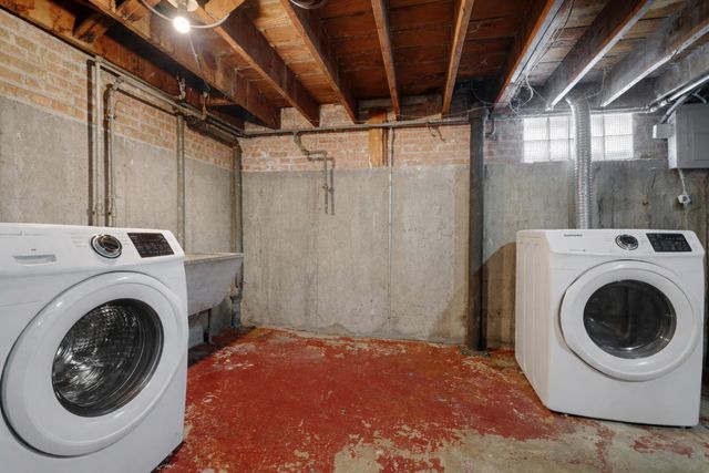 1028 BELLWOOD Avenue E, Bellwood, IL 60104