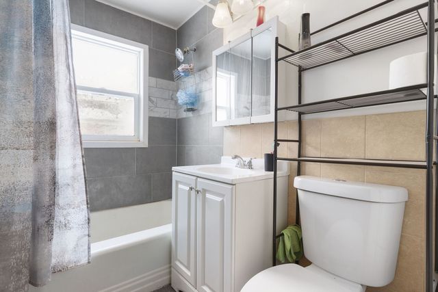 1028 BELLWOOD Avenue E, Bellwood, IL 60104