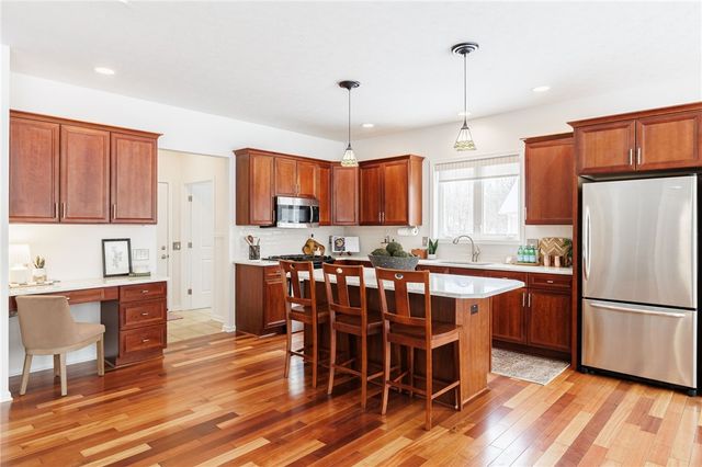 9 Abbotswood Crescent, Penfield, NY 14526