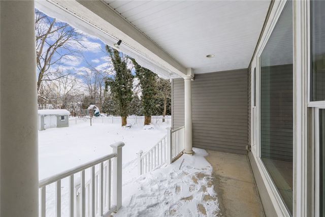 9 Abbotswood Crescent, Penfield, NY 14526