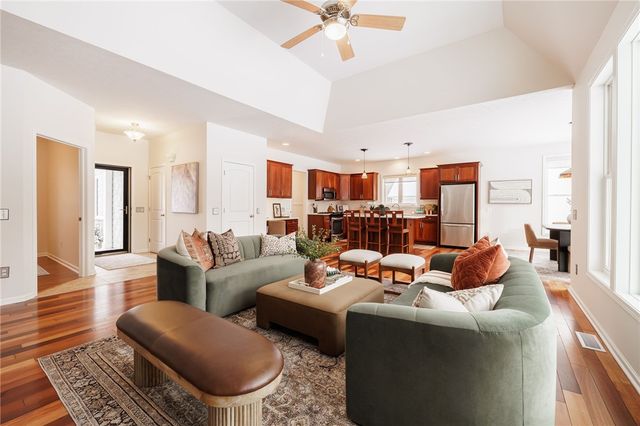 9 Abbotswood Crescent, Penfield, NY 14526