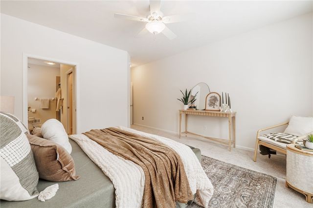 9 Abbotswood Crescent, Penfield, NY 14526