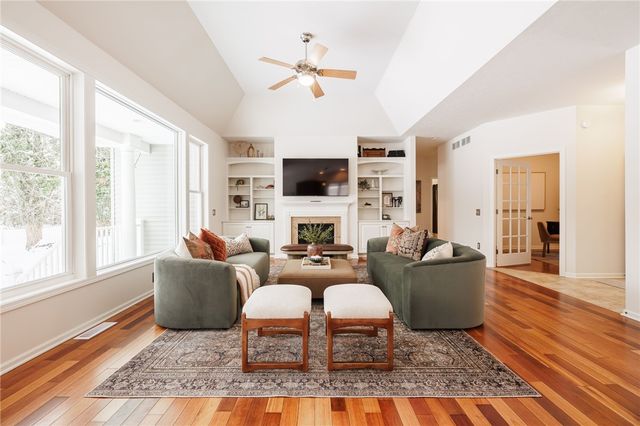 9 Abbotswood Crescent, Penfield, NY 14526