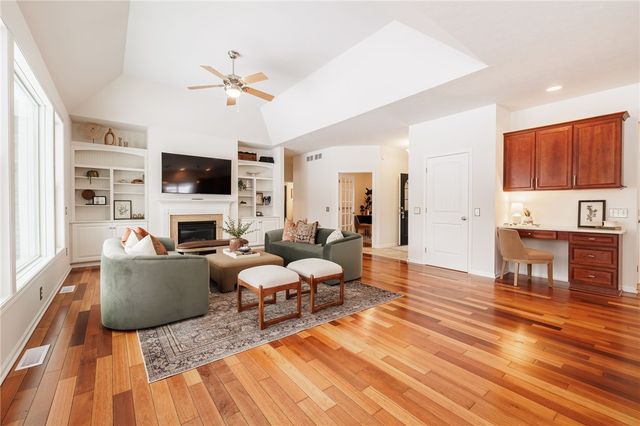 9 Abbotswood Crescent, Penfield, NY 14526