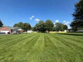 5684 N Vinton Hills Drive, Fairland, IN 46126