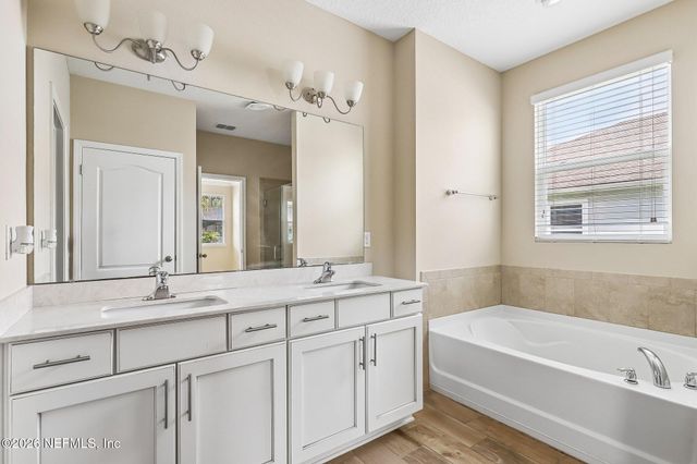 280 QUEEN VICTORIA Avenue, Jacksonville, FL 32259