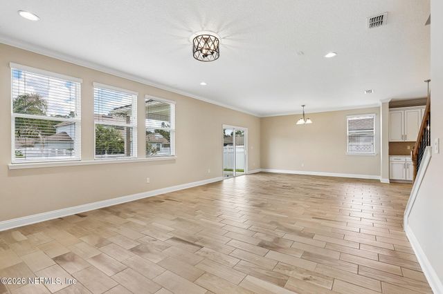 280 QUEEN VICTORIA Avenue, Jacksonville, FL 32259