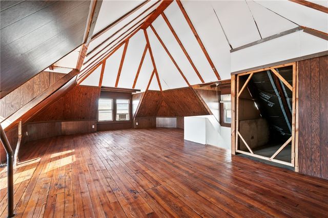 301 N Monroe St, City Of But Ne, PA 16001