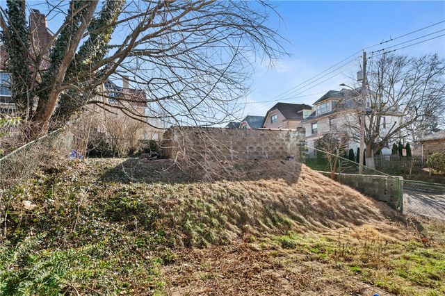 301 N Monroe St, City Of But Ne, PA 16001