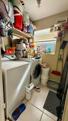 280 NE 40th Court, Oakland Park, FL 33334