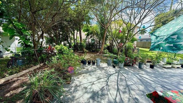 280 NE 40th Court, Oakland Park, FL 33334