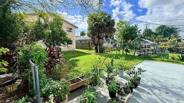 280 NE 40th Court, Oakland Park, FL 33334