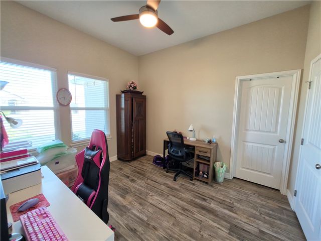 3901 Pennine Way, Corpus Christi, TX 78414