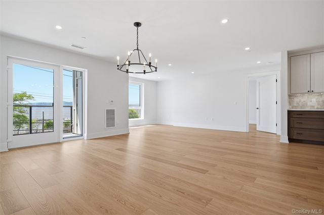25 South Riverside Avenue 208, Croton-on-hudson, NY 10520