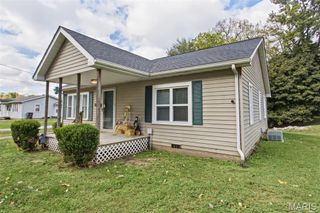 663 Wood River Avenue, Cottage Hills, IL 62018