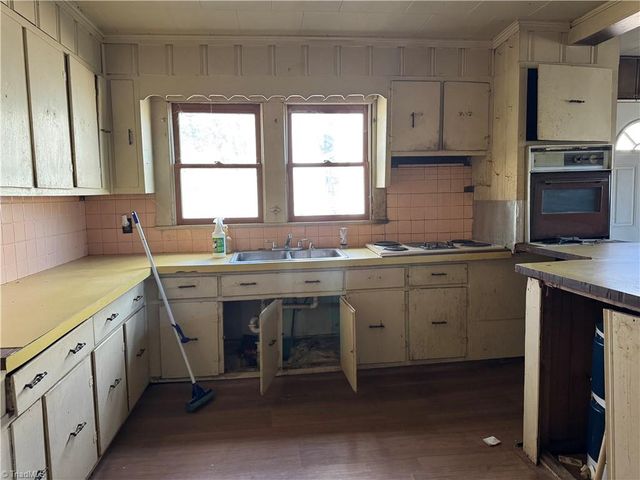 187 Cox Avenue, Linwood, NC 27299