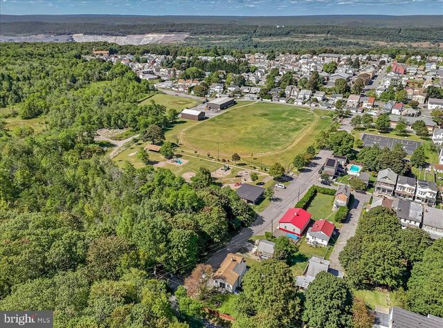 45 W VERNON ST, Summit Hill, PA 18250