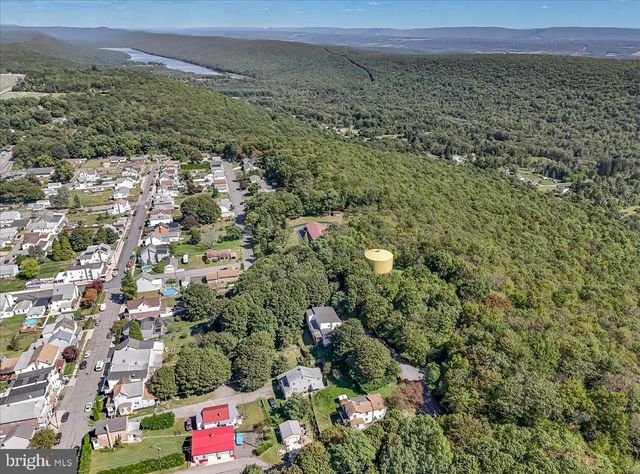 45 W VERNON ST, Summit Hill, PA 18250