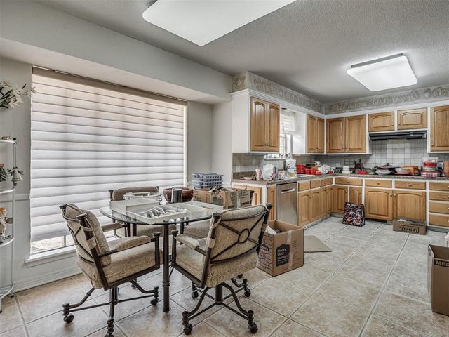 6301 Sunnybridge Court, Oklahoma City, OK 73132