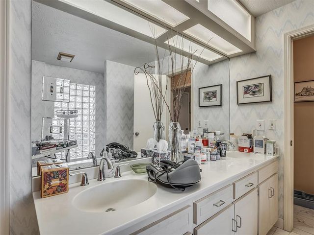 6301 Sunnybridge Court, Oklahoma City, OK 73132