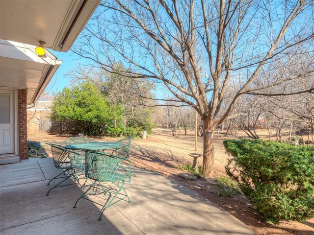 6301 Sunnybridge Court, Oklahoma City, OK 73132