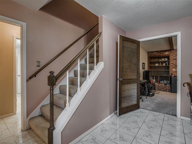 6301 Sunnybridge Court, Oklahoma City, OK 73132