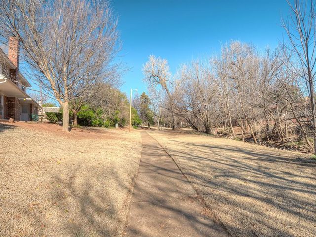 6301 Sunnybridge Court, Oklahoma City, OK 73132