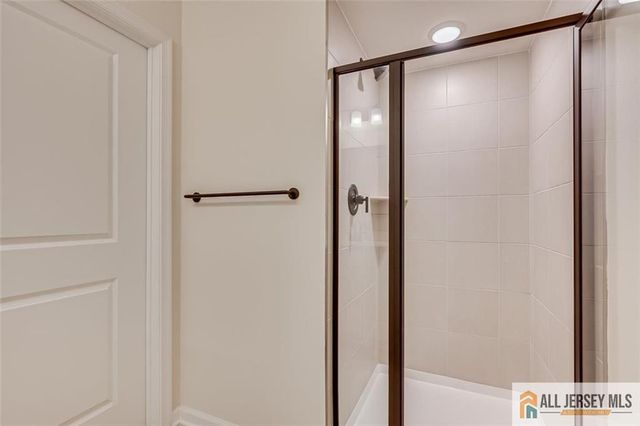323 Sadie Circle, New Brunswick, NJ 08901