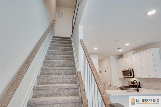 323 Sadie Circle, New Brunswick, NJ 08901