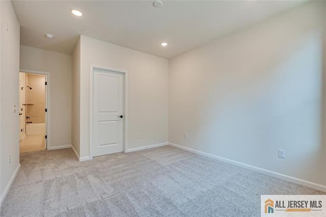 323 Sadie Circle, New Brunswick, NJ 08901
