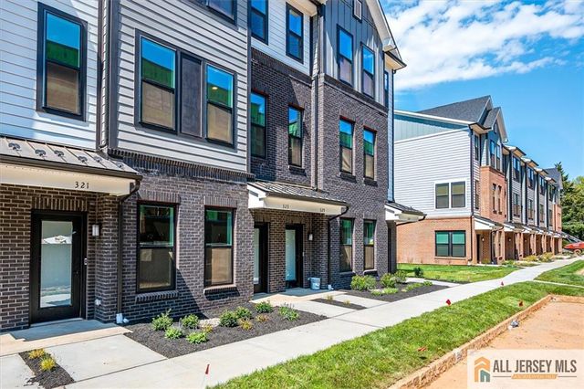 323 Sadie Circle, New Brunswick, NJ 08901