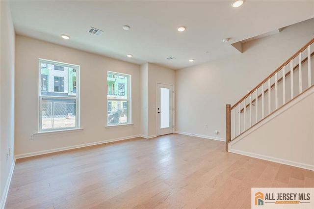 323 Sadie Circle, New Brunswick, NJ 08901