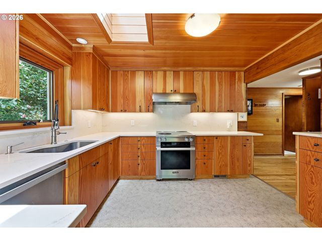 5000 Nw CORNELL Rd, Portland, OR 97210