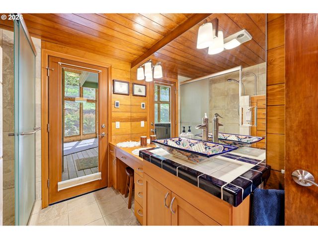 5000 Nw CORNELL Rd, Portland, OR 97210
